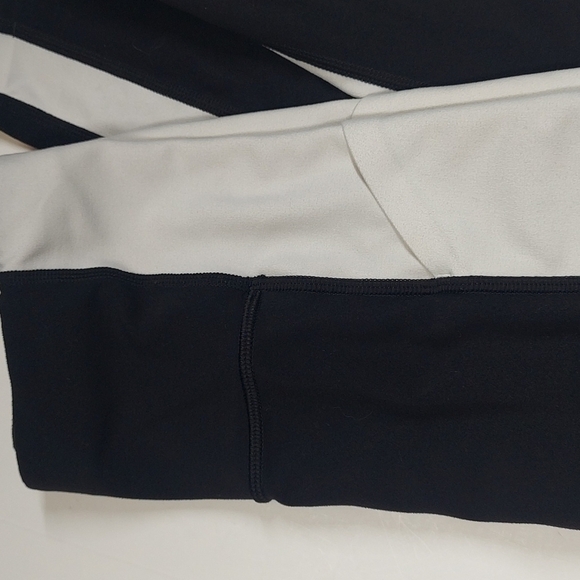 Athleta 3/4 pant XS - Picture 9 of 9